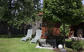 Cozy Apartment In Ruhmannsfelden With Swimming Pool